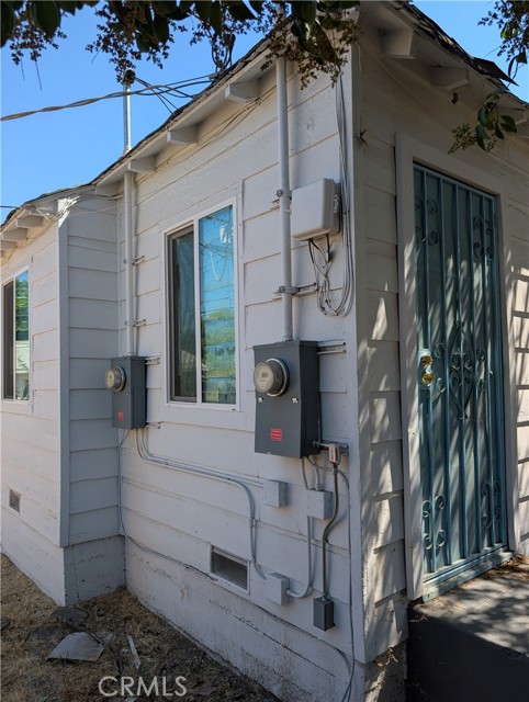 4043 Dwight Avenue, Riverside CA: https://media.crmls.org/medias/55f8a045-5682-4376-ad9a-c29e256a394b.jpg