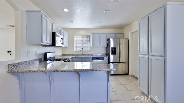 Detail Gallery Image 15 of 62 For 74412 Pinon Dr, Twentynine Palms,  CA 92277 - 4 Beds | 3 Baths