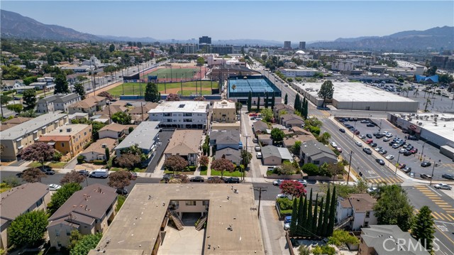 310 Cornell Drive, Burbank CA: https://media.crmls.org/medias/55fa6d99-7132-429a-99a7-cb11ecb939bc.jpg