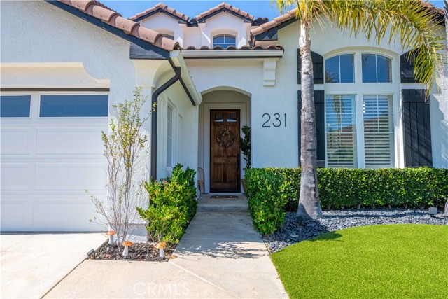 231 Knoll Ridge Road, Simi Valley CA: https://media.crmls.org/medias/55fab2cc-5a76-4291-b872-c82a2940cf4a.jpg