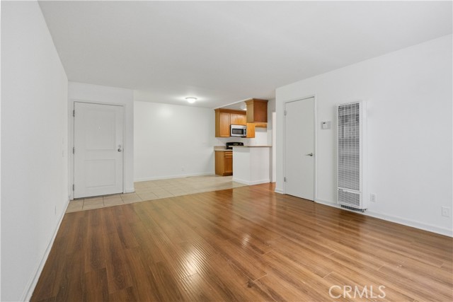20327 Saticoy Street, 102 photo 9