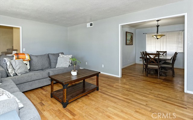 Detail Gallery Image 4 of 32 For 14989 Blue Grass Dr, Helendale,  CA 92342 - 4 Beds | 3 Baths