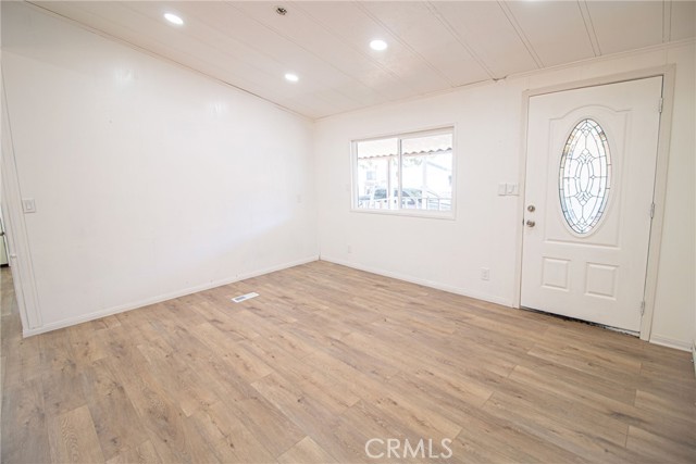 Detail Gallery Image 12 of 26 For 3524 E Avenue R #202,  Palmdale,  CA 93550 - 3 Beds | 2 Baths