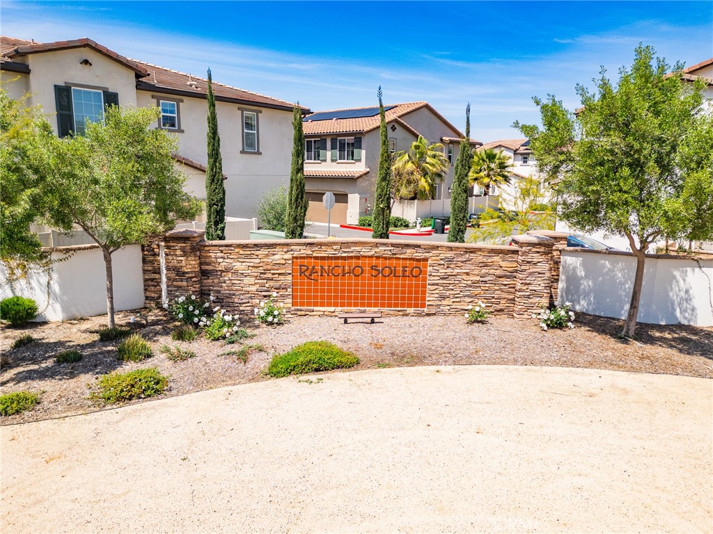 https://media.crmls.org/medias/55fdefc7-0c4a-450f-8249-5a1dbdfbbec2.jpg?preset=X-Large
