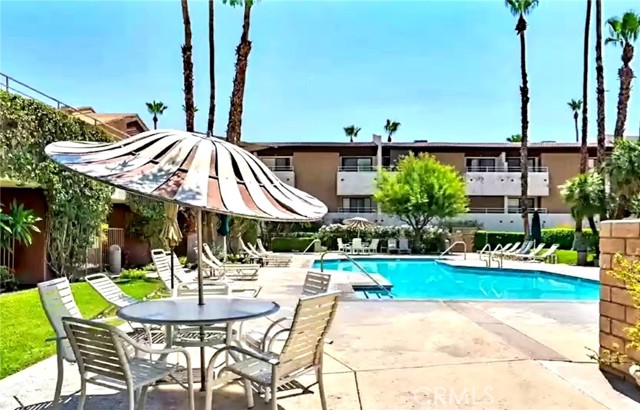 Detail Gallery Image 4 of 13 For 467 S Calle El Segundo #D3,  Palm Springs,  CA 92262 - 1 Beds | 1 Baths