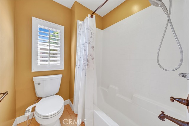 63 Splendor, Irvine CA: https://media.crmls.org/medias/55febfe6-ff53-481b-8cf4-4dd7a5284ed0.jpg