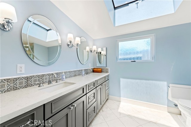 Detail Gallery Image 12 of 28 For 480 Thalia St, Laguna Beach,  CA 92651 - 2 Beds | 2 Baths