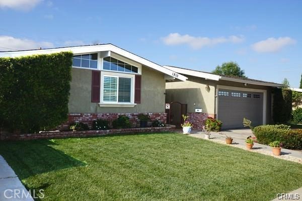 1810 E Madison Avenue, Orange CA: https://media.crmls.org/medias/55ff1dc3-a84e-4183-a587-b1364e51db69.jpg