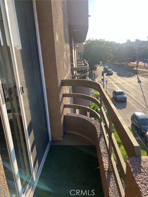 Detail Gallery Image 17 of 25 For 8614 Burton Way #204,  Los Angeles,  CA 90048 - 2 Beds | 2 Baths