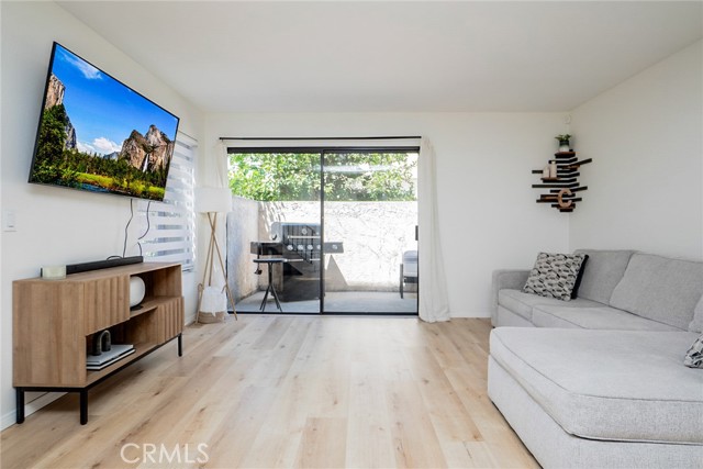 Detail Gallery Image 2 of 34 For 8025 70th St, Paramount,  CA 90723 - 3 Beds | 2/1 Baths