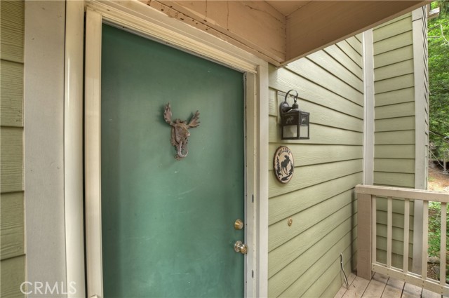 209 Cool Creek Lane, Lake Arrowhead CA: https://media.crmls.org/medias/56002cad-59e6-4b44-a97a-99b0b5dd3e5a.jpg