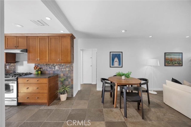 Detail Gallery Image 5 of 37 For 5792 Campo Walk, Long Beach,  CA 90803 - 2 Beds | 1 Baths