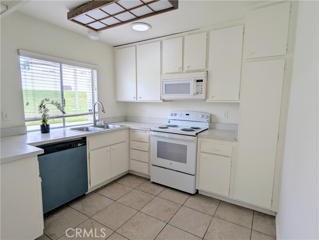 Image 8 of 22 For 2811 Lancewood Court