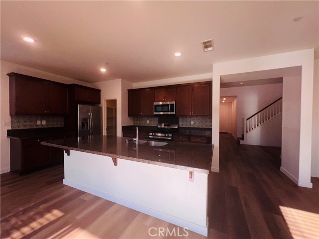 Detail Gallery Image 5 of 39 For 7868 Sea Salt Ave, Fontana,  CA 92336 - 4 Beds | 3/1 Baths