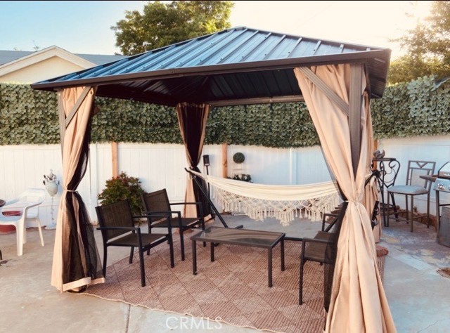5214 Golden Avenue, Riverside CA: https://media.crmls.org/medias/5601d85f-b37f-4e22-832b-079446af8f21.jpg