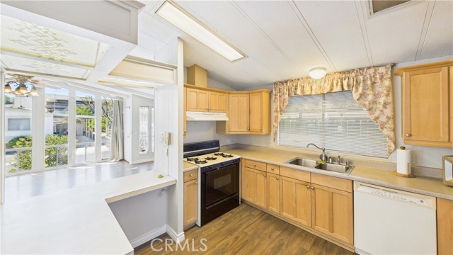 Detail Gallery Image 10 of 21 For 1550 Rimpau Ave #39,  Corona,  CA 92881 - 2 Beds | 2 Baths
