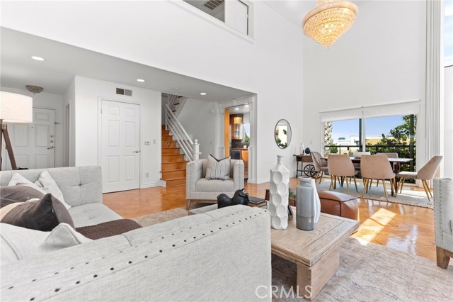 56023762 C388 4201 9ec5 E3deb529fb7b