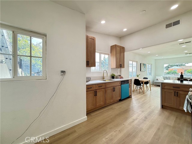 Detail Gallery Image 21 of 42 For 1327 W 97th Street, Los Angeles,  CA 90044 - 3 Beds | 2 Baths