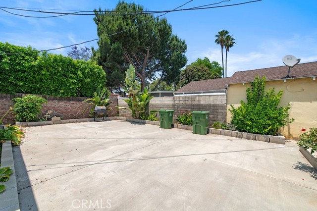 329 N Bushnell Avenue, Alhambra CA: https://media.crmls.org/medias/56049bec-a2c2-4023-b3fb-2d26ea547f31.jpg