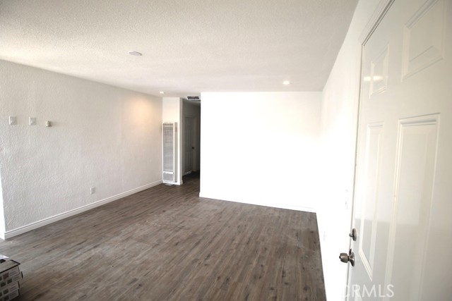 Detail Gallery Image 3 of 19 For 1040 Mojave Dr, Barstow,  CA 92311 - 3 Beds | 1 Baths