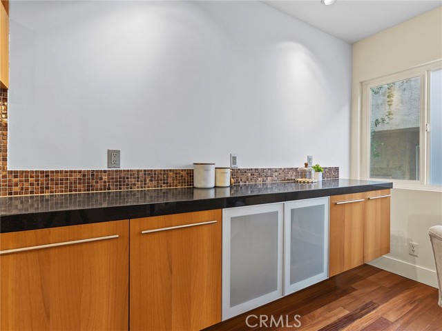 Detail Gallery Image 13 of 41 For 1410 S Bentley Ave #103,  –,  CA 90025 - 2 Beds | 2 Baths