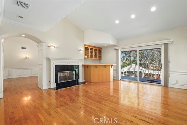 Detail Gallery Image 10 of 59 For 14659 Valley Vista, Sherman Oaks,  CA 91403 - 5 Beds | 4/1 Baths