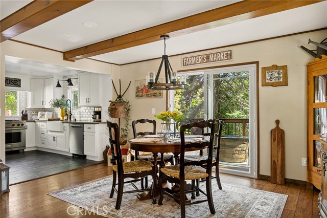 243 Manzanita Drive, Lake Arrowhead CA: https://media.crmls.org/medias/5607056b-131d-4b1b-8d76-728dbb6f5323.jpg