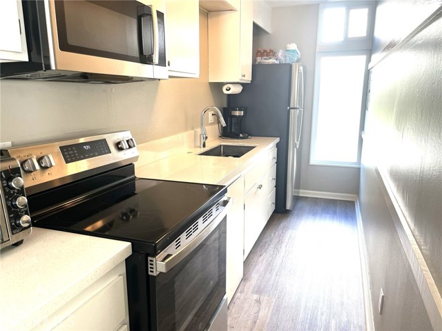 Detail Gallery Image 13 of 36 For 320 12th St #5,  Seal Beach,  CA 90740 - 2 Beds | 1/1 Baths