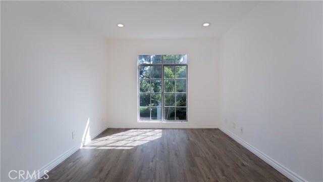 Detail Gallery Image 6 of 19 For 102 Scholz #37,  Newport Beach,  CA 92663 - 1 Beds | 1 Baths