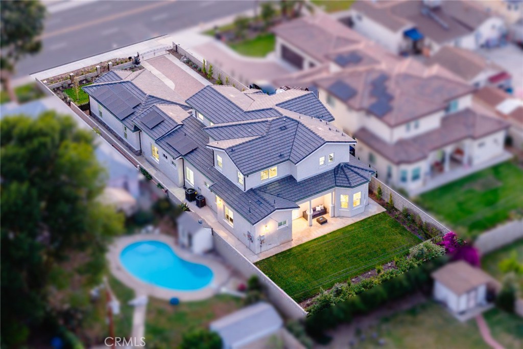 https://media.crmls.org/medias/560746e3-8847-424c-8889-f730cbd4a04c.jpg?preset=X-Large
