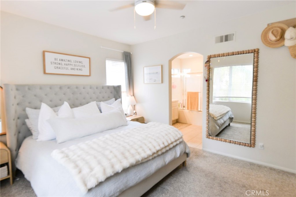 MLS #OC25237983 image #24