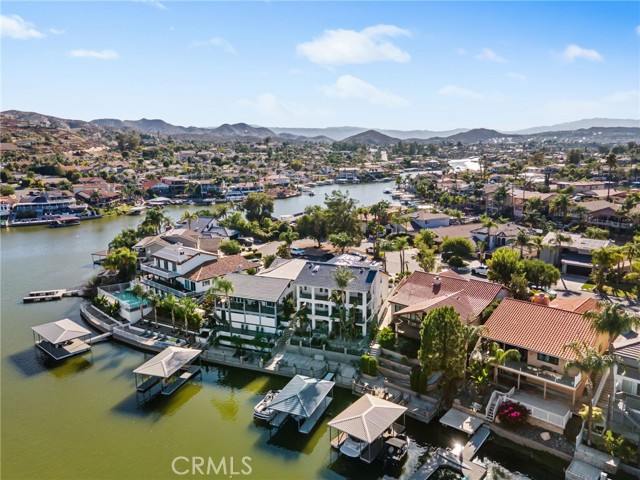 30248 White Wake, Canyon Lake CA: https://media.crmls.org/medias/56088052-a066-4161-abf8-677e981b8255.jpg