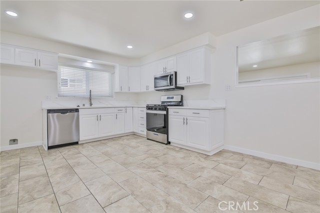 511 Gwynwood Avenue, La Habra CA: https://media.crmls.org/medias/5608b8c4-65c0-45ef-85e7-c7d080a4c093.jpg
