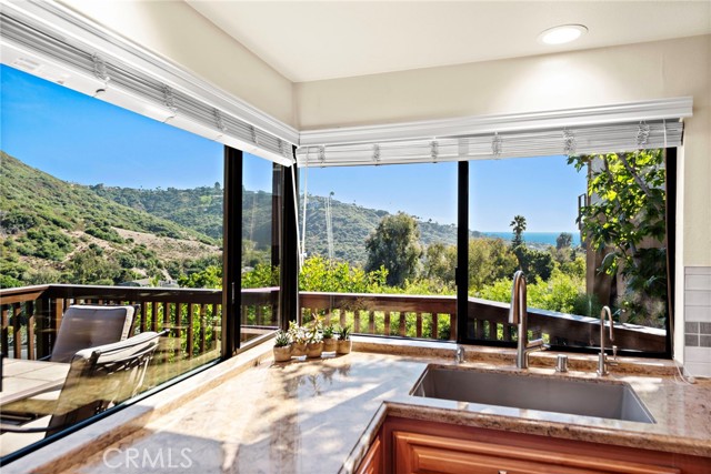 Detail Gallery Image 19 of 46 For 1362 Morningside Dr, Laguna Beach,  CA 92651 - 5 Beds | 3/1 Baths