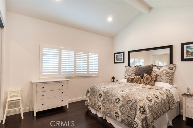 24 Bermuda Court, Manhattan Beach, California 90266, 3 Bedrooms Bedrooms, ,1 BathroomBathrooms,Residential,Sold,Bermuda,SB17026195