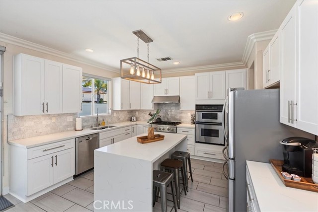 Detail Gallery Image 15 of 55 For 26273 Palm Tree Ln, Murrieta,  CA 92563 - 5 Beds | 3/1 Baths