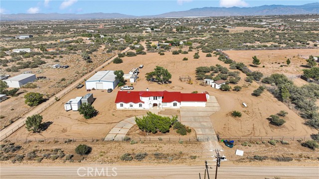 8381 White Road, Phelan CA: https://media.crmls.org/medias/5609df90-8e3a-494b-9e87-774057cda1c4.jpg