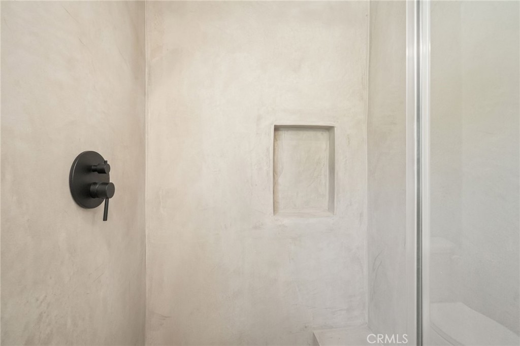 https://media.crmls.org/medias/560a6bd7-6f7f-4557-92b5-2020bbbde655.jpg?preset=X-Large