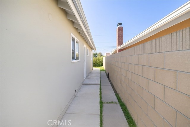 Detail Gallery Image 24 of 30 For 17451 Newland, Huntington Beach,  CA 92647 - 3 Beds | 2 Baths