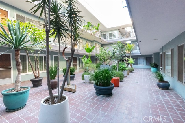 Detail Gallery Image 8 of 11 For 1329 E 1st St #10,  Long Beach,  CA 90802 - 1 Beds | 1 Baths