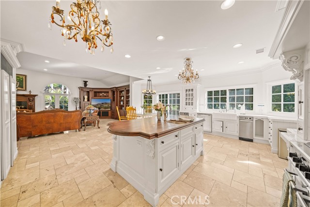 Detail Gallery Image 14 of 71 For 1161 N Coyote, Orange,  CA 92869 - 5 Beds | 5/1 Baths