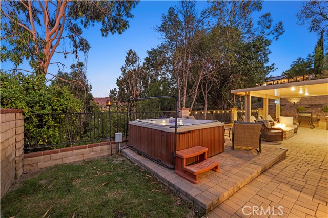 21742 Grovepark Drive, Saugus CA: https://media.crmls.org/medias/560b75c2-219b-4f6f-8468-831f222182d3.jpg