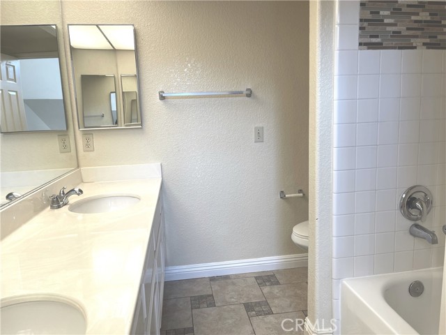 2985 Amber Drive, Corona CA: https://media.crmls.org/medias/560b869a-8a37-49fa-9da3-916c008f1825.jpg