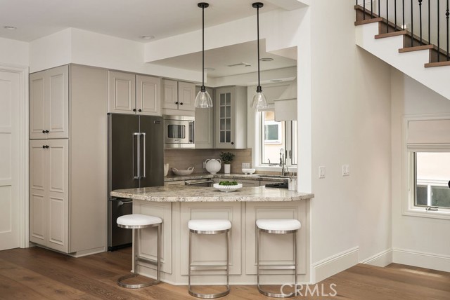 412 1/2 Goldenrod Avenue, Corona del Mar CA: https://media.crmls.org/medias/560c26e3-576d-44cc-b7c4-73d653758da8.jpg