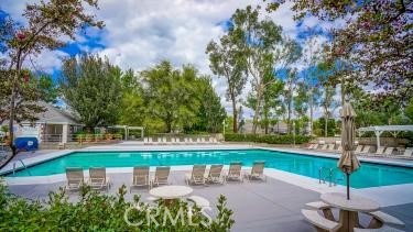 24066 Regents Park Circle, Valencia CA: https://media.crmls.org/medias/560cbdee-15bd-400f-9564-3c3253a6b8a3.jpg