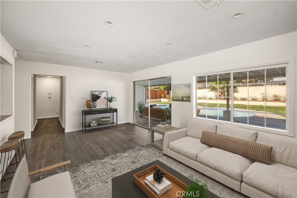 MLS #WS25259195 image #5