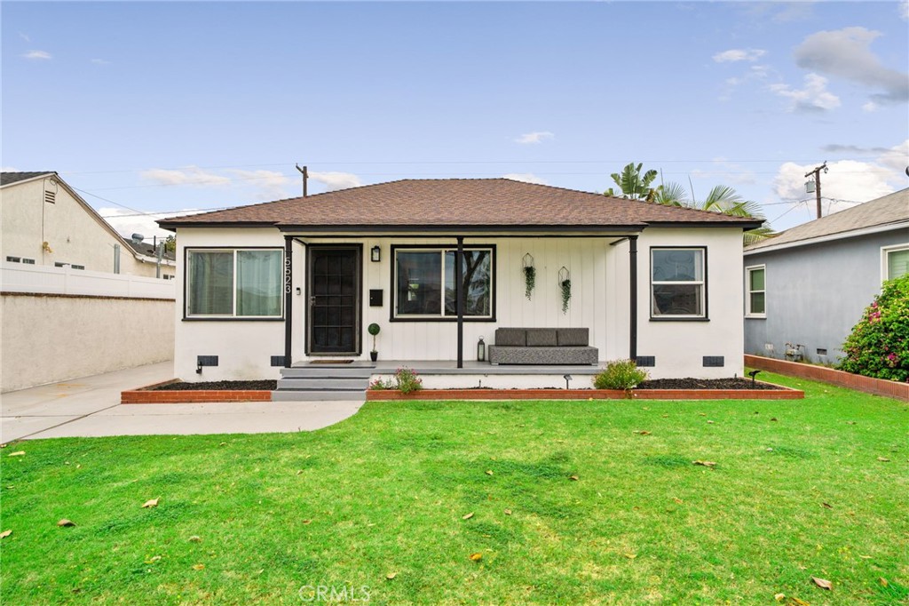 5523 Lakewood Boulevard