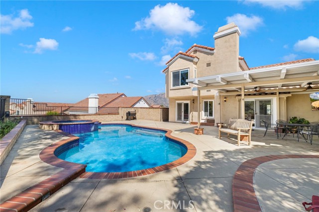 2304 Trickling Creek Drive, La Verne CA: https://media.crmls.org/medias/560d4f18-edde-4e0d-a7e9-296413bf8bbc.jpg