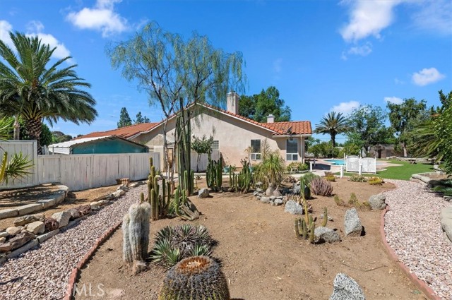 22711 Pebblestone Drive, Nuevo CA: https://media.crmls.org/medias/560d8cbd-de23-476c-84c5-da4086c45b10.jpg