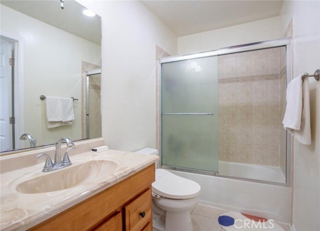 Detail Gallery Image 3 of 17 For 16520 Poppyglen Lane, Cerritos,  CA 90703 - 2 Beds | 2 Baths